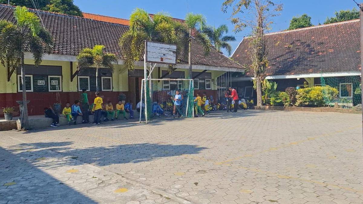Kegiatan belajar mengajar di SMPN 2 Dagangan Madiun. IDN Times/Riyanto.