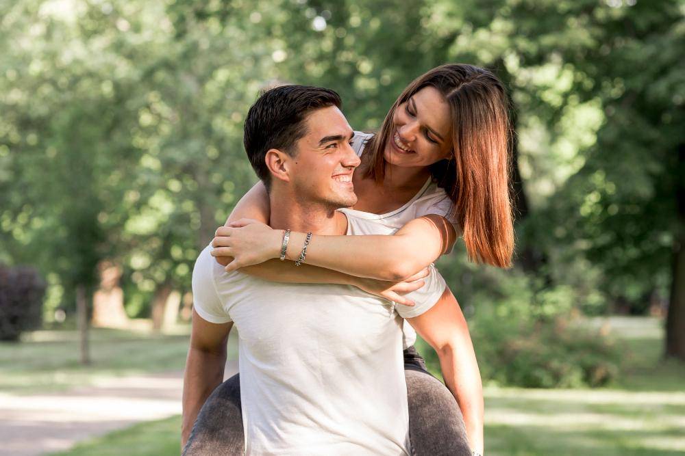 5 Zodiak Ini Paling Hopeless Romantic, Pisces Teratas!