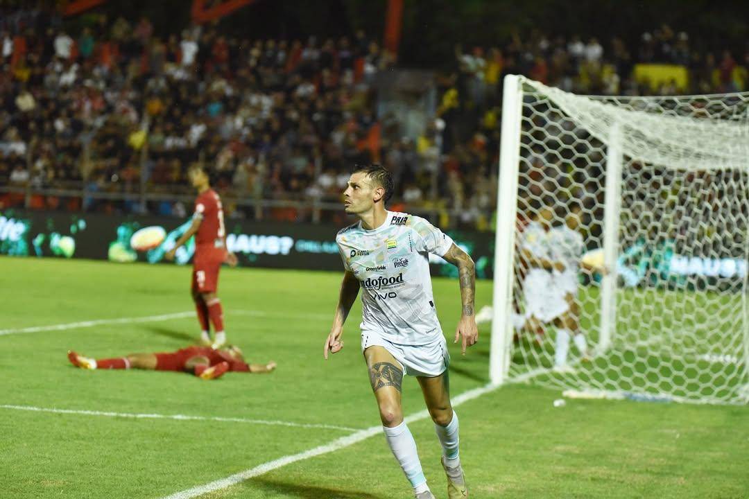 Tyronne Del Pino saat bermain untuk Persib Bandung di salah satu pertandingan BRI Liga 1 2024/2025. (Instagram.com/tyronne11)