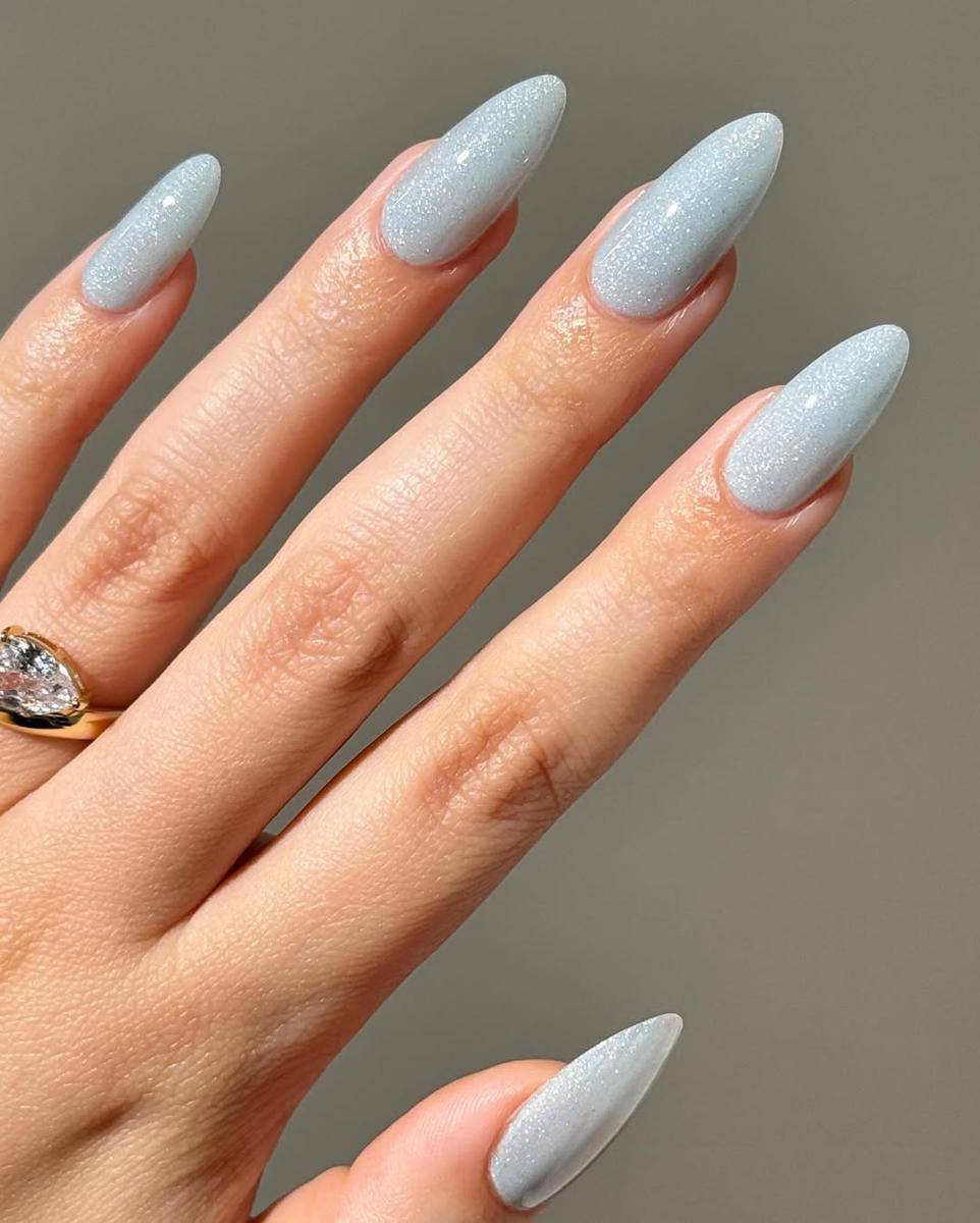 Ide nail art tema unicorn (instagram.com/avrnailswatches)