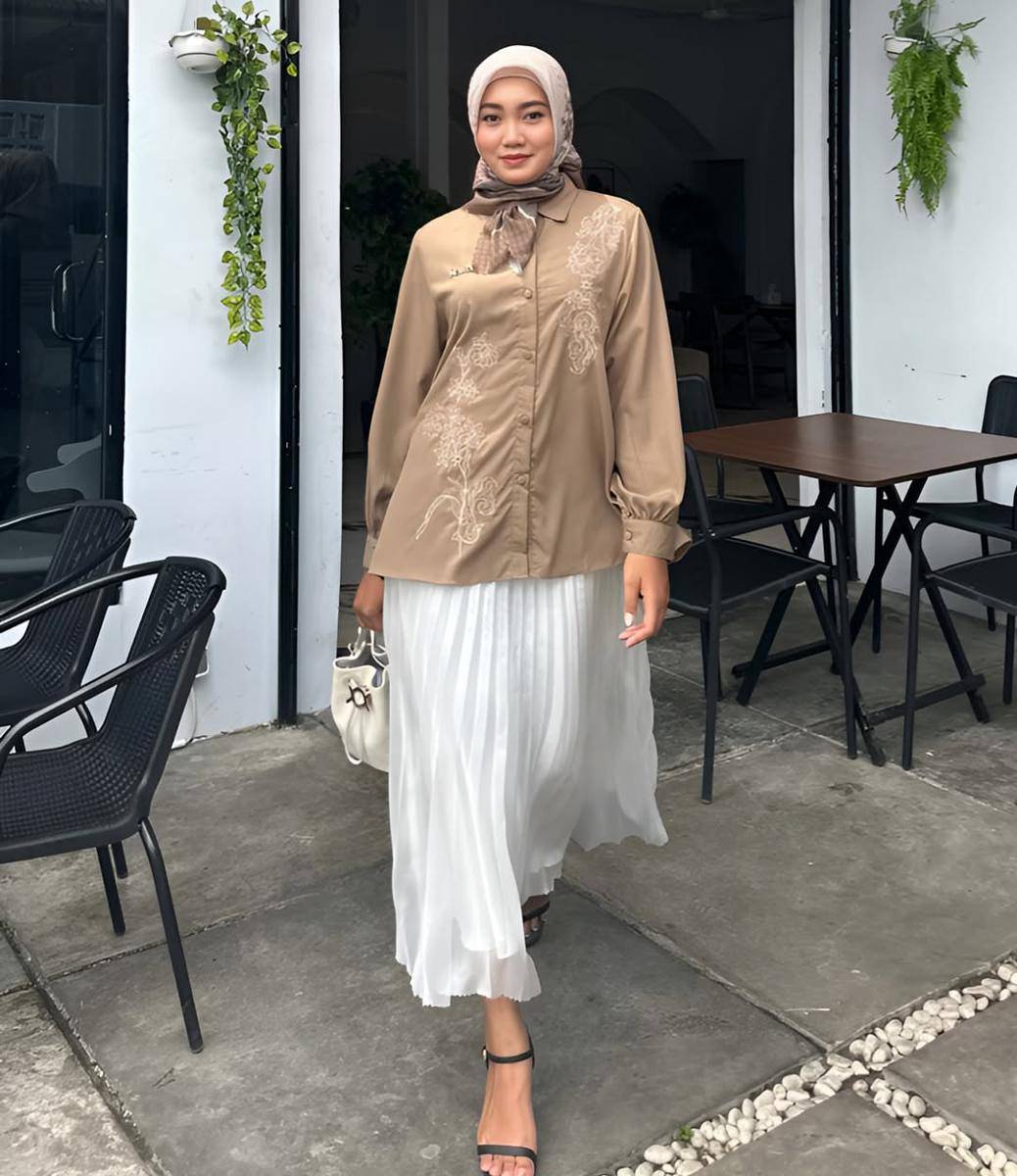 potret ide OOTD Elegan nuansa brown ala Dwi Bidari (instagram.com/dwibidari24)