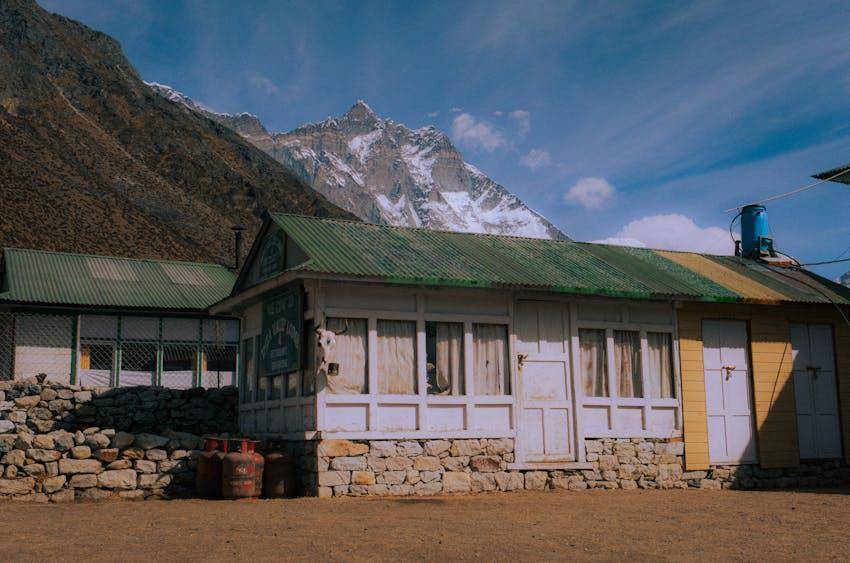 Potret basecamp gunung (pexels.com/8Percent Media)