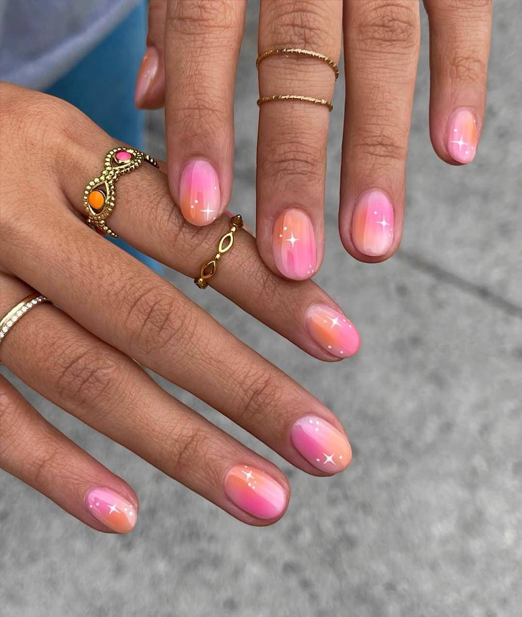 inspirasi Rose Water Nails (instagram.com/peachinails)