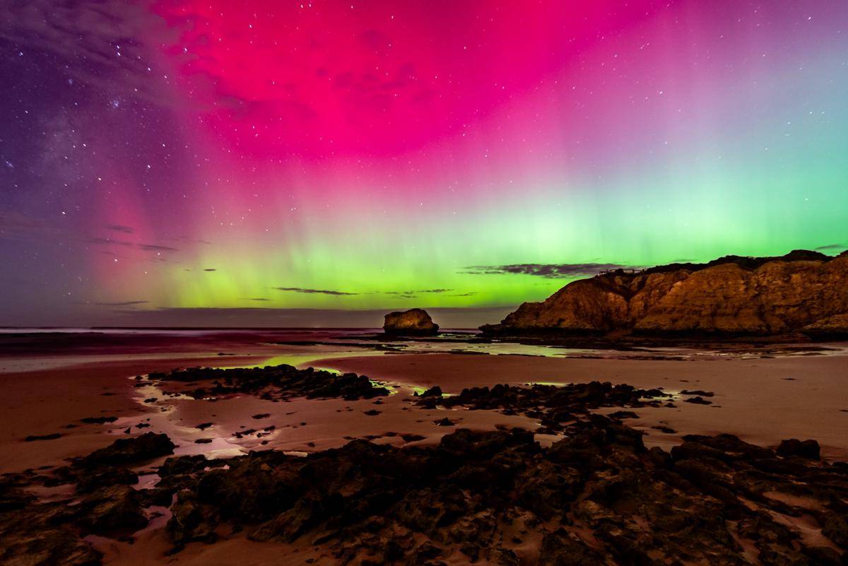 aurora australis di Torquay Beach, Victoria, Australia