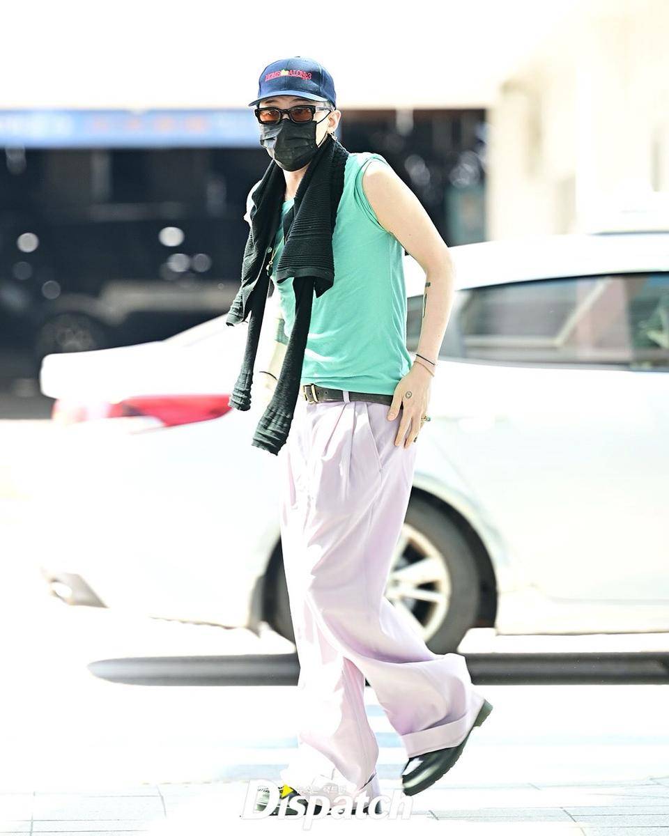 G-Dragon (instagram.com/koreadispatch)