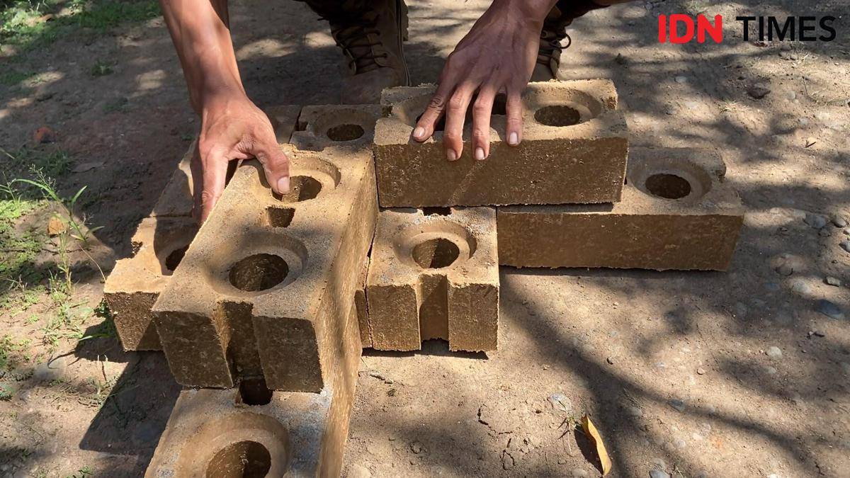 Dibuang Sayang, Limbah Minyak Atsiri Disulap Jadi Bata Kokoh Interlock
