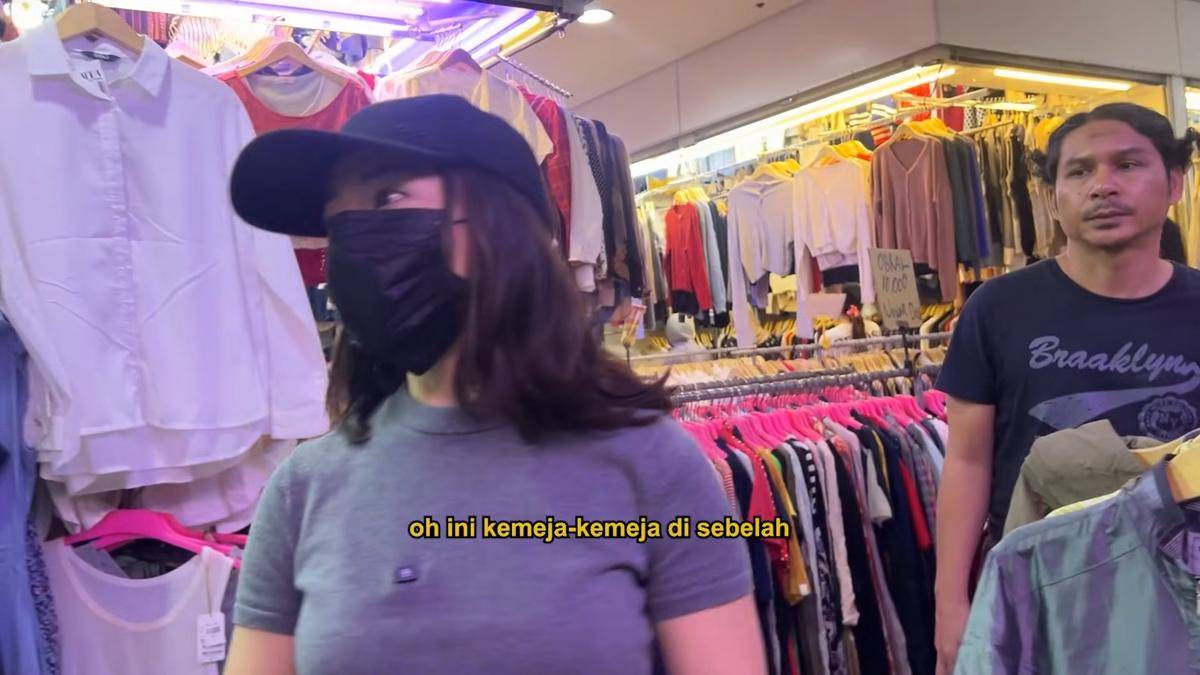 Nikita Willy thrifting (youtube.com/nikitawilly.indrapriawan)