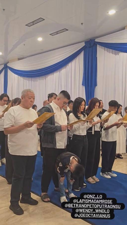 Momen Ayah Sarwendah Dikremasi (Instagram.com/sarwendah29)
