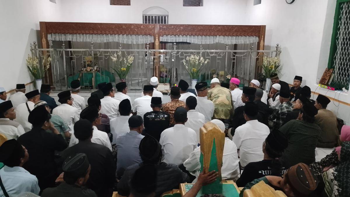 Grebeg Sewulan & Haul Basariyah 2025. IDN Times/Riyanto.