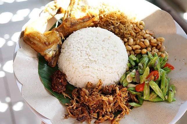 Ilustrasi makanan khas Lombok yang wajib dicoba sekali seumur hidup. (Pinterest/gpriority.co.id)