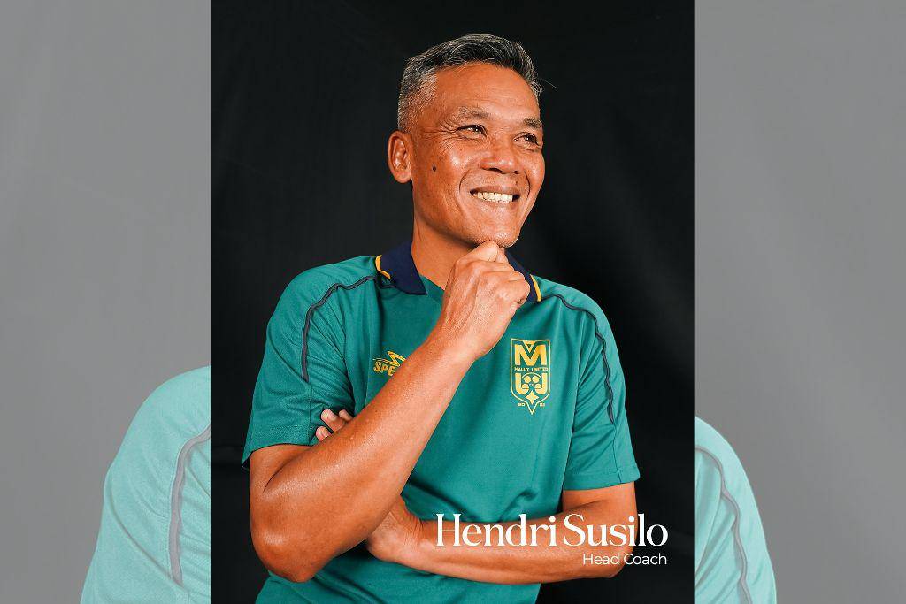 Foto Hendri Susilo saat diperkenalkan sebagai pelatih kepala baru Malut United untuk BRI Super League 2025/2026. (Instagram.com/malutunitedfc)