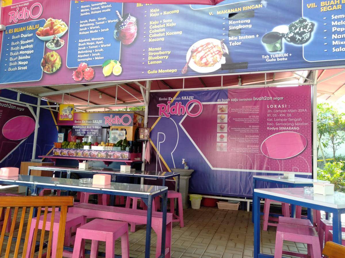 Kedai es buah salju Ridho (dok. pribadi/Swastiti)