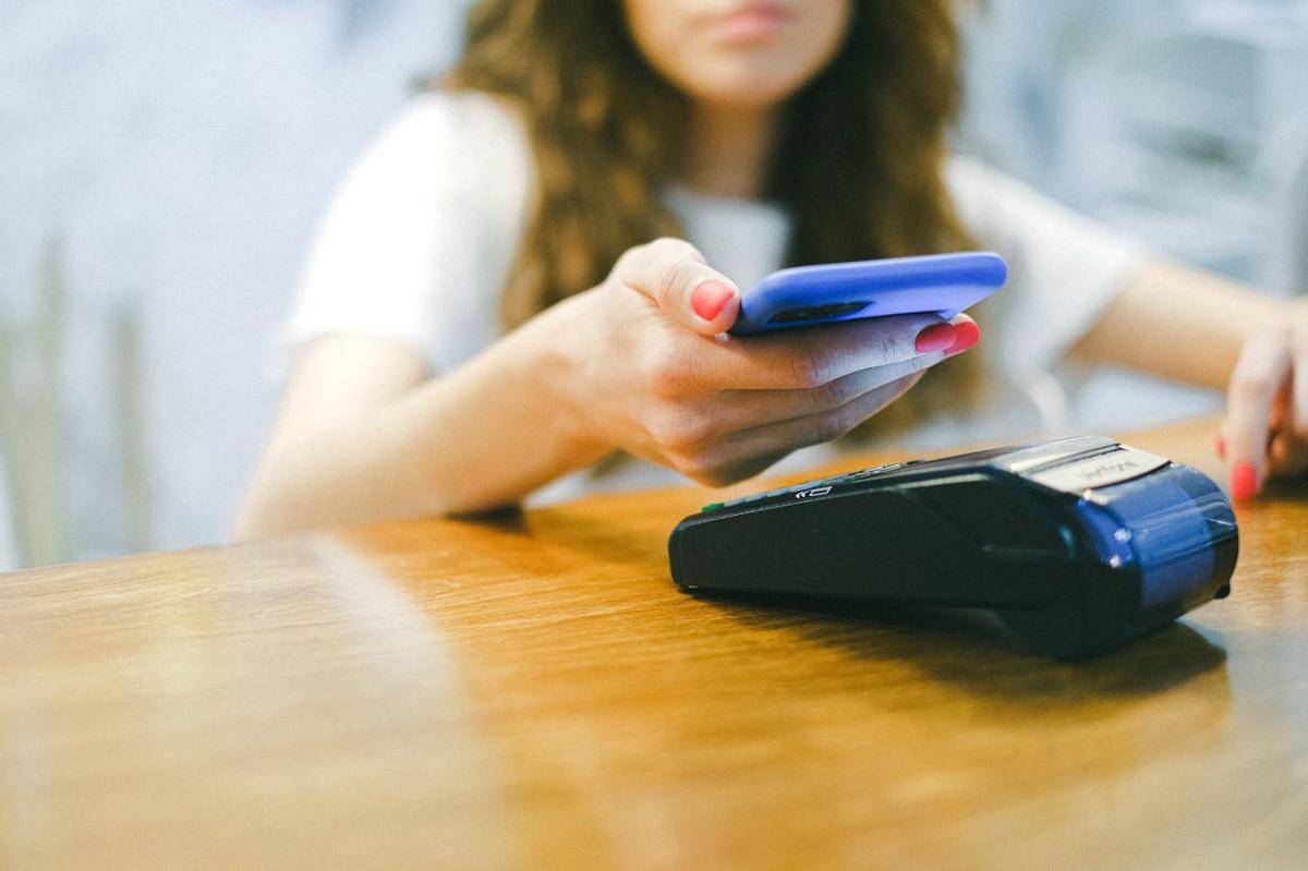 ilustrasi pembayaran cashless (pexels.com/Anna Shvets)