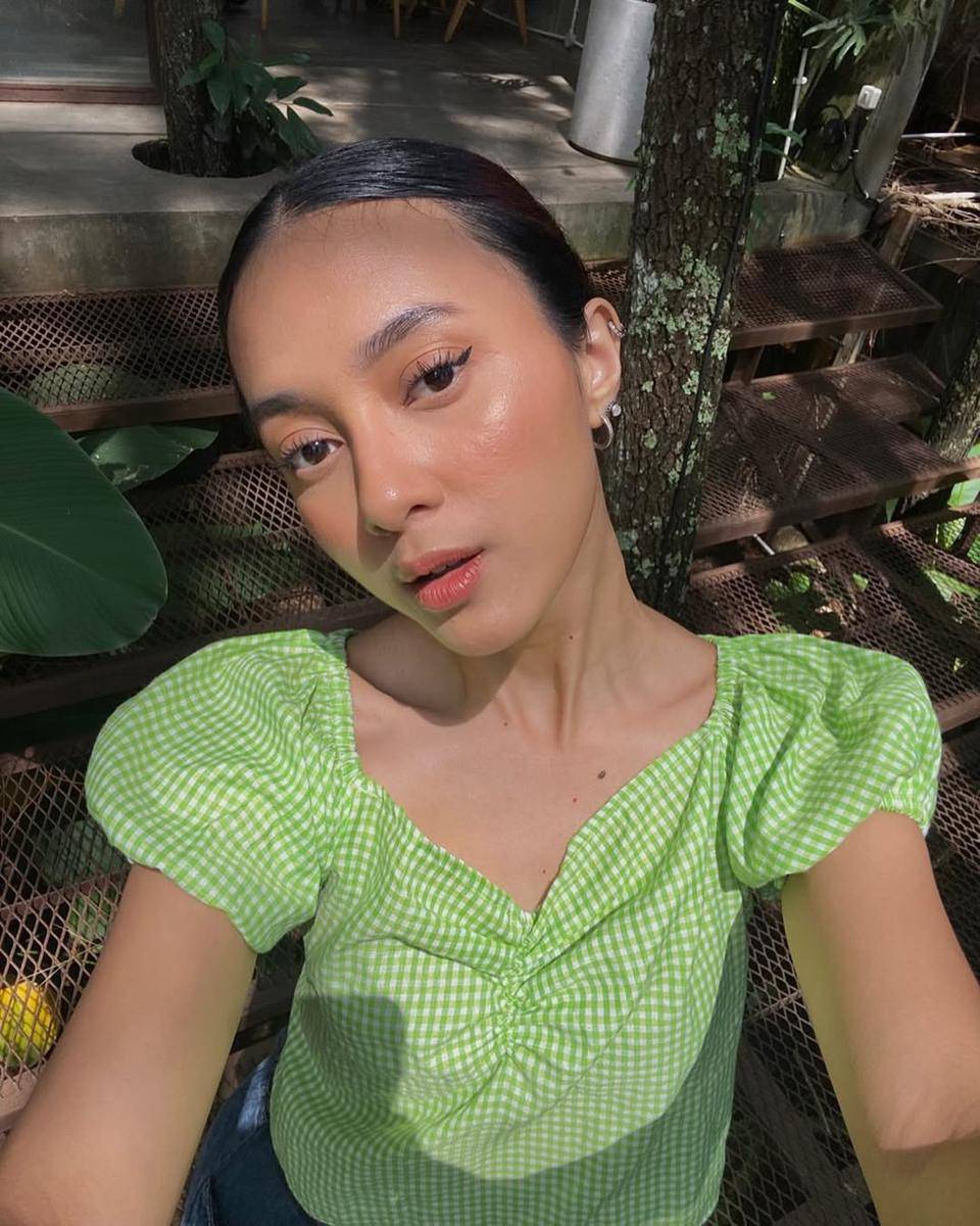 Makeup look ala Rahmania Astrini (instagram.com/rahmaniaastrini)