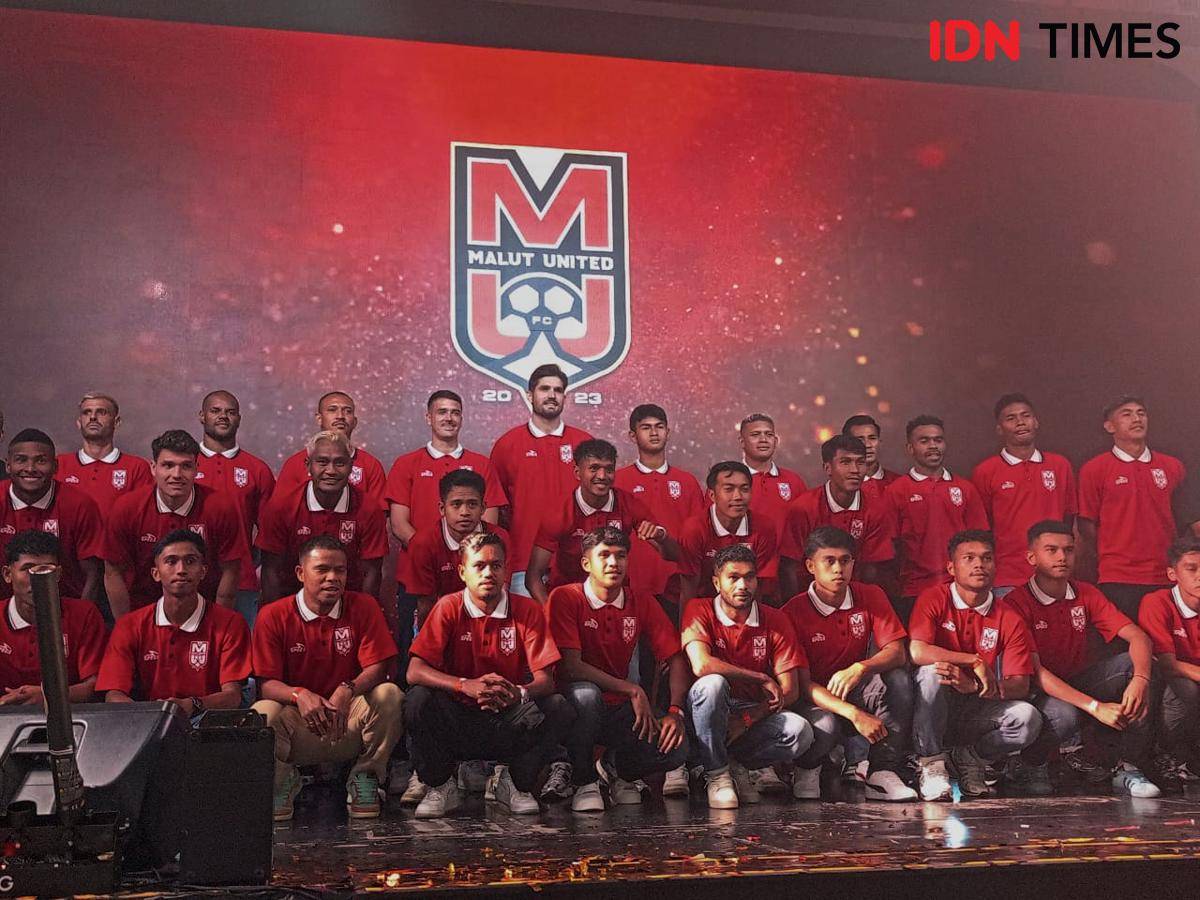 Hendri Susilo Mampukah Kalahkan Dominasi Pelatih Asing Super League? 