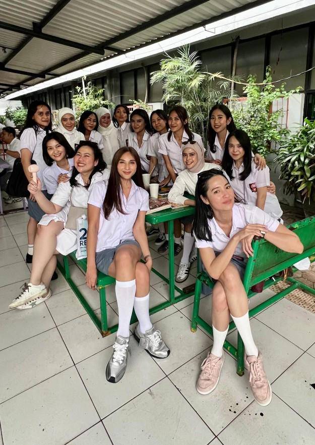 Dena Rachman Reuni SMA (Instagram.com/denarachman)