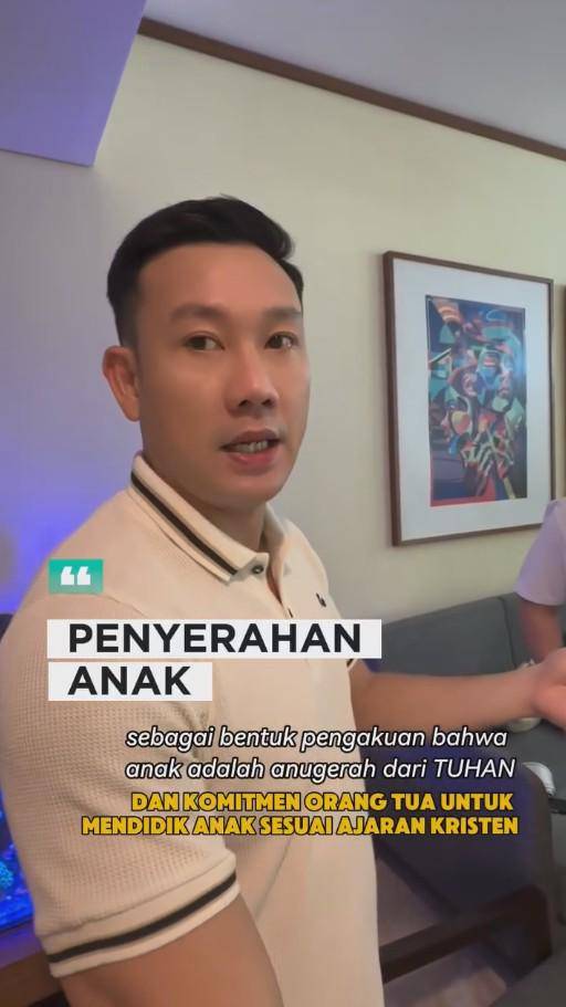 potret penyerahan anak Denny Sumargo (Instagram.com/oliviasumargo)
