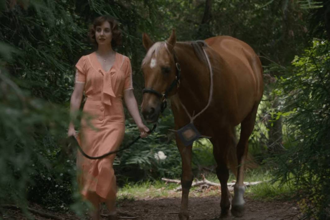 adegan dalam film Horse Girl. (dok. Netflix/Horse Girl)