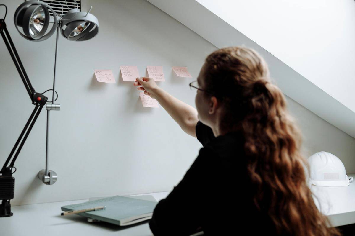 ilustrasi merevisi to-do list