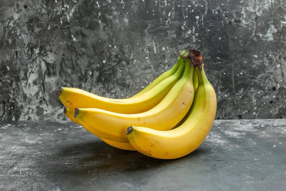 ilustrasi pisang (freepik.com/kamranaydinov)
