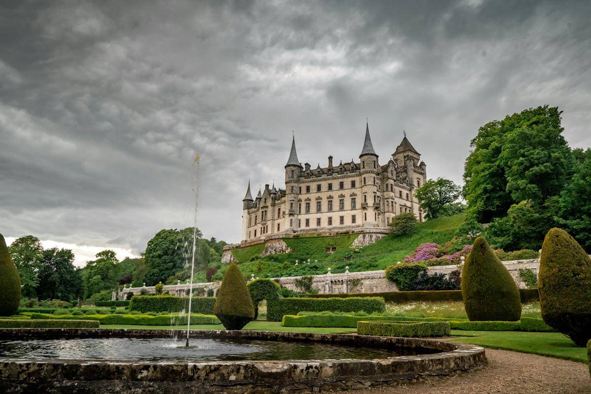 Dunrobin Castle (unsplash.com/Colin Horn)