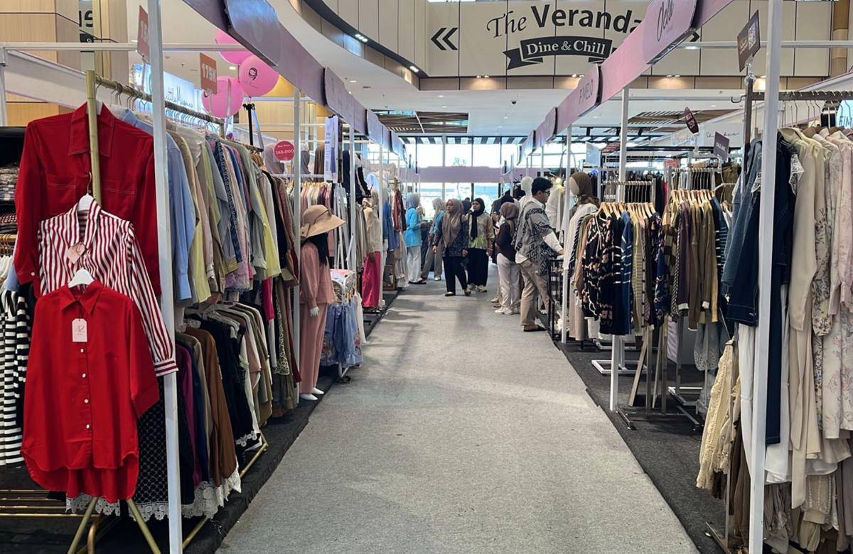 Bazar modest fashion dari Rendezvous Modest Market yang berlokasi di Cikarang, Bekasi. Digelar mulai 23 Juli sampai 3 Agustus 2025 di Grand Atrium Aeon Mall Delta Mas, Cikarang. (dok. Pribadi Rendezvous Modest Market)