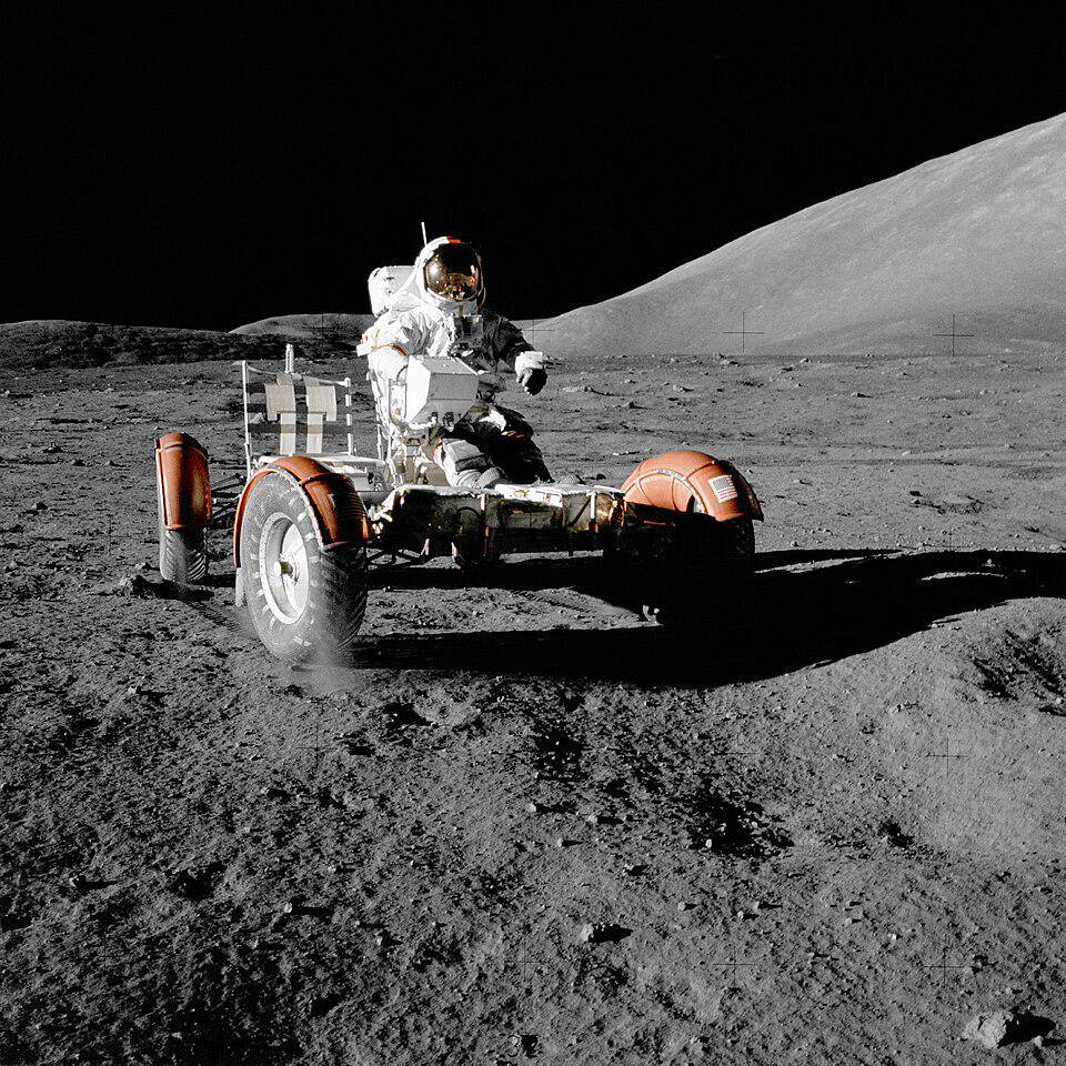 potret astronaut Eugene A Cernan yang melakukan perjalanan di Bulan (commons.wikimedia.org/NASA)