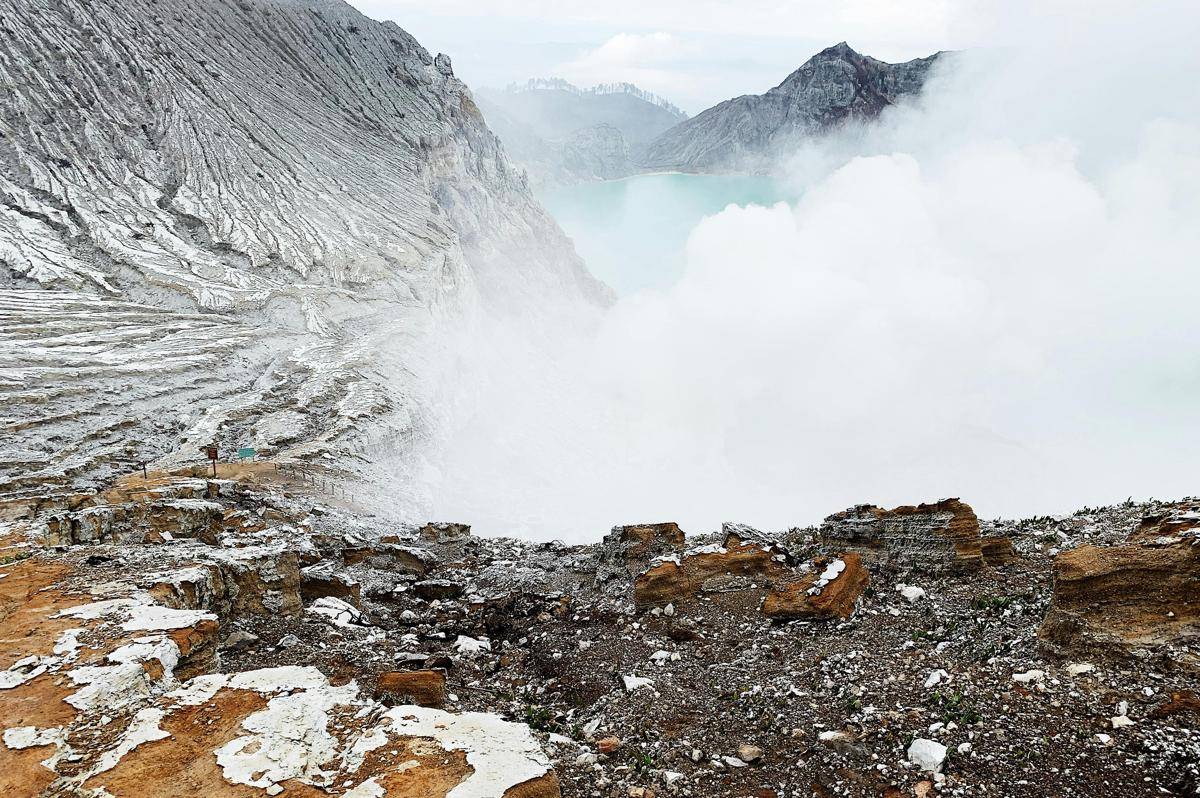 Ilustrasi kawah (Pexels/SHVETS production)