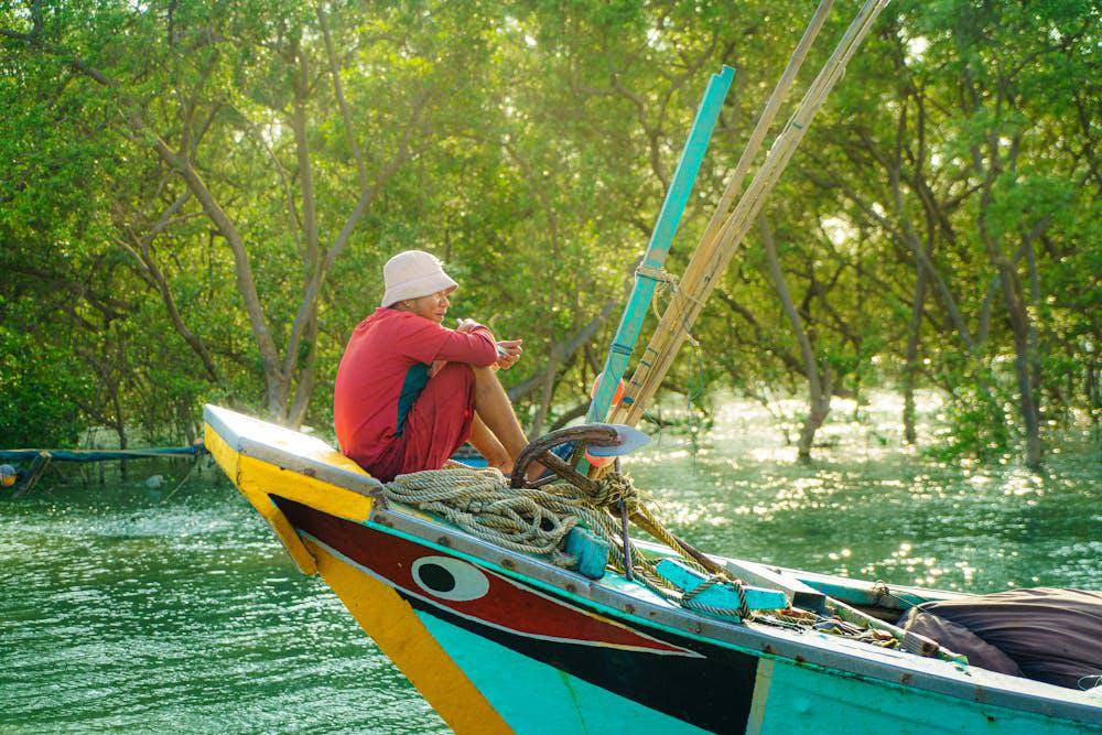 ilustrasi nelayan pesisir mangrove (pexels.com/Thien Le Duy)