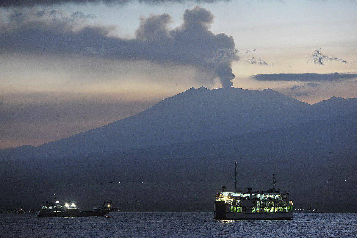 Gunung Raung (commons.wikimedia.org/consigliere ivan)