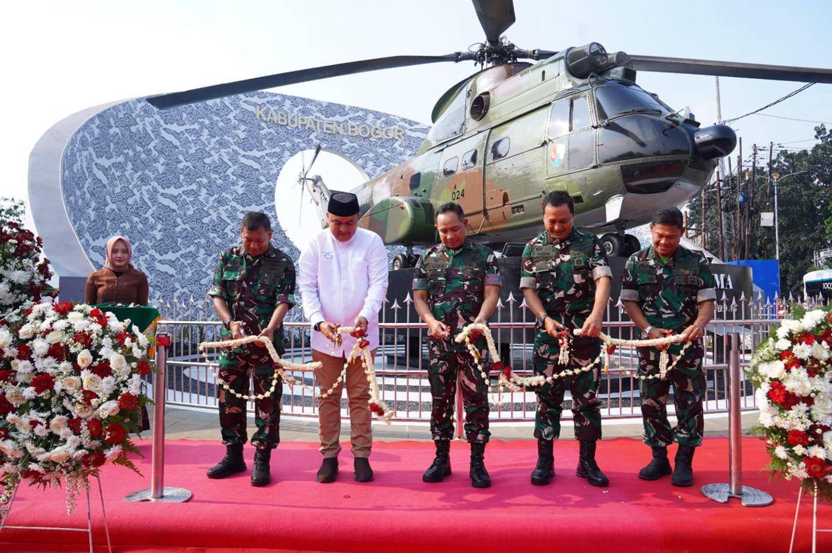 Panglima TNI Resmikan Monumen Helikopter SA-330 Puma (Puspen TNI)