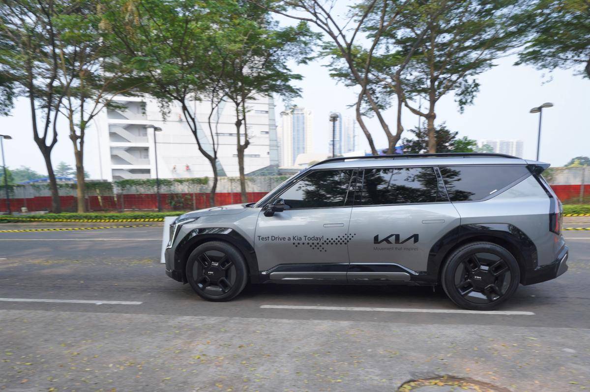 Kia EV9 GT-Line yang merupakan SUV EV terlapang dan ternyaman di Indonesia tersedia pula di area test drive GIIAS 2025.jpeg