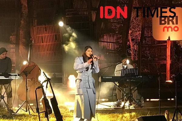 Monita Tahalea di Special Show Jazz Gunung Bromo 2025 (IDN Times/Muhammad Bimo Aprilianto)