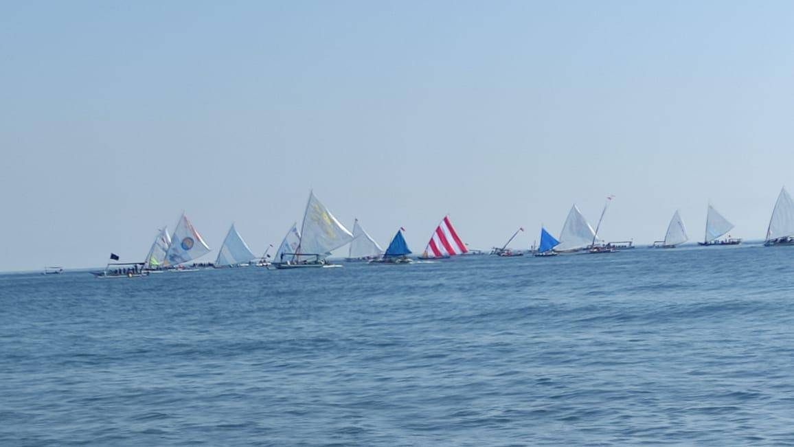 76_puluhan-perahu-layar-meriahkan-lovina-festival-2025_2025-07-26-10-38-47.jpg