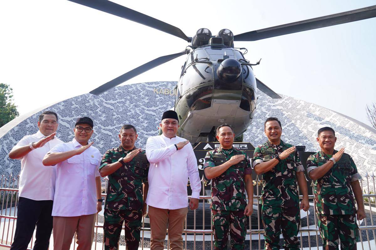 Panglima TNI Resmikan Monumen Helikopter SA-330 Puma