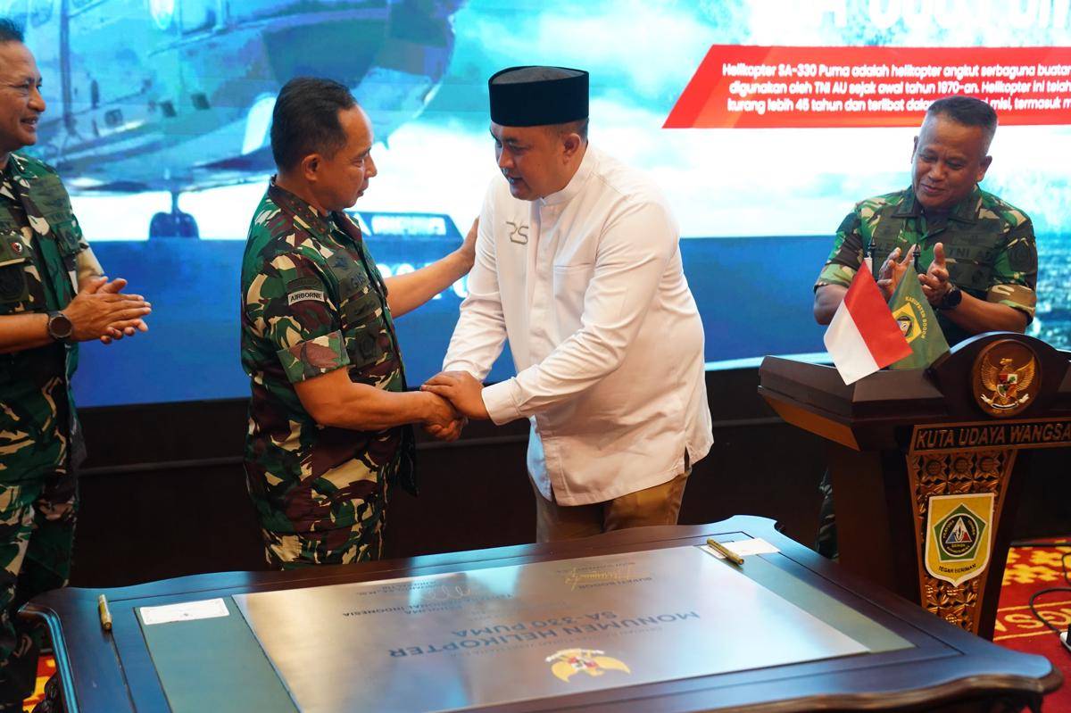 Panglima TNI Resmikan Monumen Helikopter SA-330 Pum