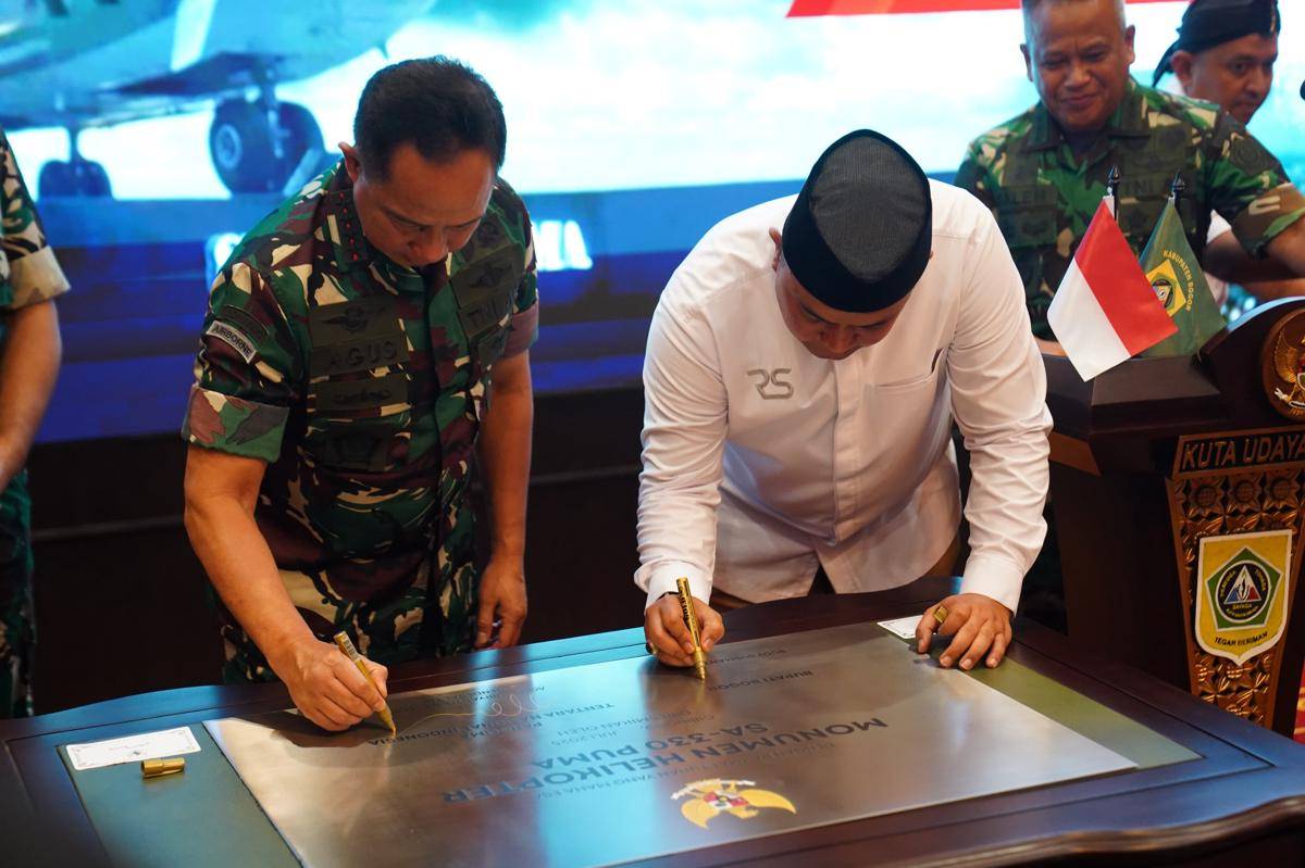 Panglima TNI Resmikan Monumen Helikopter SA-330 Puma