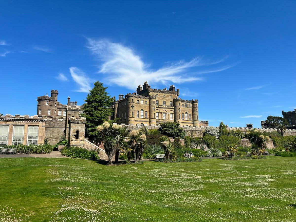Culzean Castle (unsplash.com/Vivs Long-Ferguson)