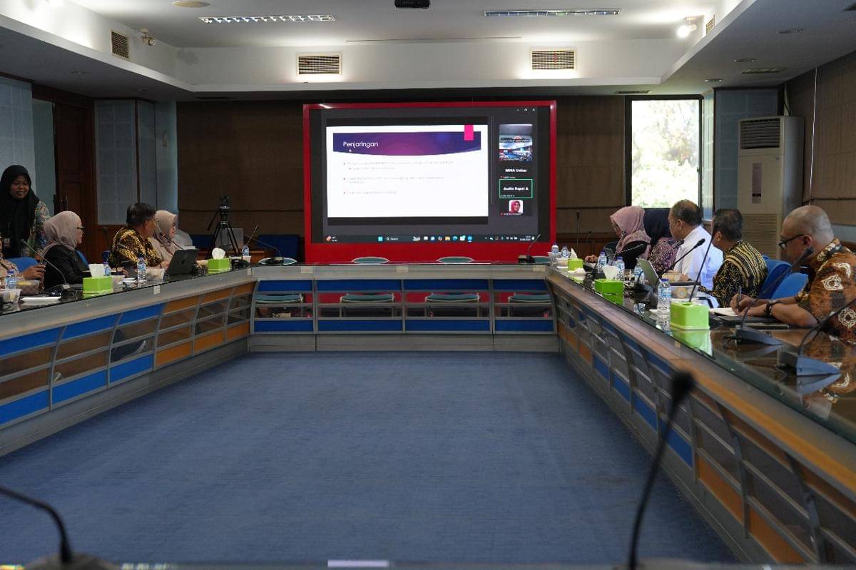 Suasana rapat perdana Panitia Pemilihan Rektor Unhas Periode 2026-2030 di Gedung Rektorat Unhas Tamalanrea, Jumat 25 Juli 2025. (Dok. Humas Universitas Hasanuddin)