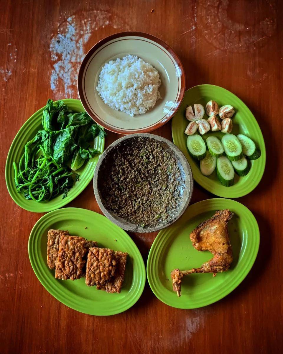Warung Makan Asih (instagram.com/warungmakanasihofficial)