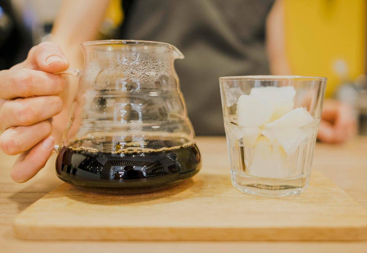 ilustrasi membuat es kopi lemon sparkling (freepik.com/freepik)
