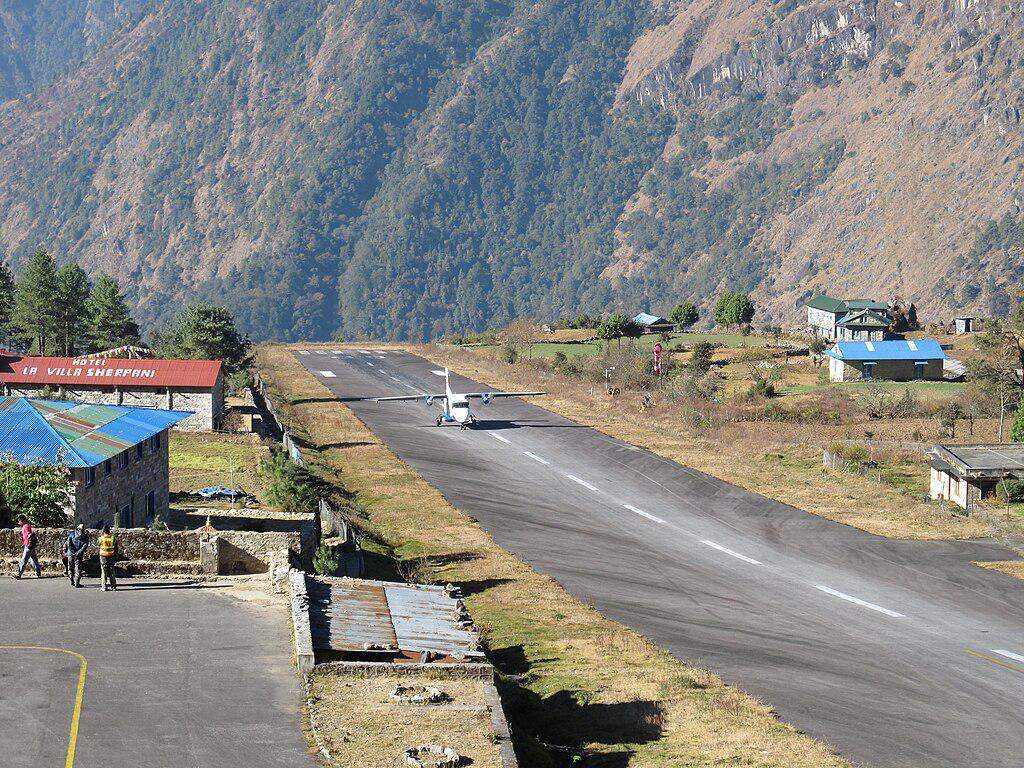 potret Bandara Tenzing Hillary (commons.wikimedia.org/Robert Kern)