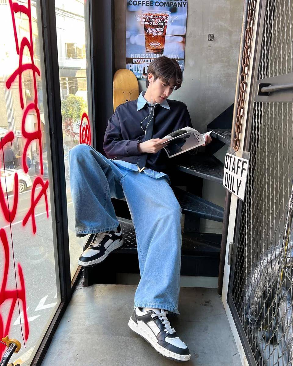 outfit Y2K style ala Blue Pongtiwat (instagram.com/blue_pongtiwat)