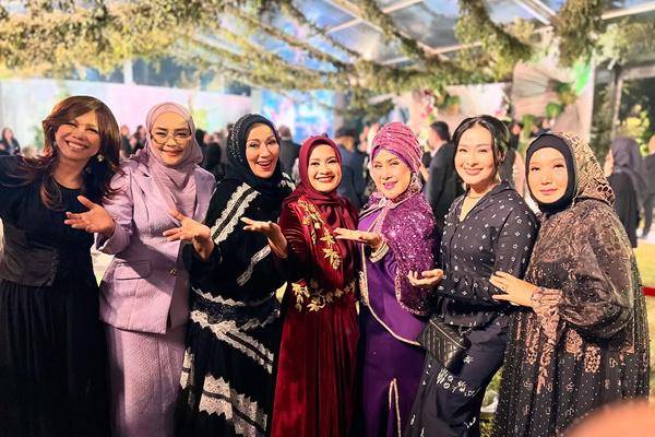 Artis di di Pernikahan Anak Ikke Nurjanah (Instagram.com/ikkenurjanah0518)