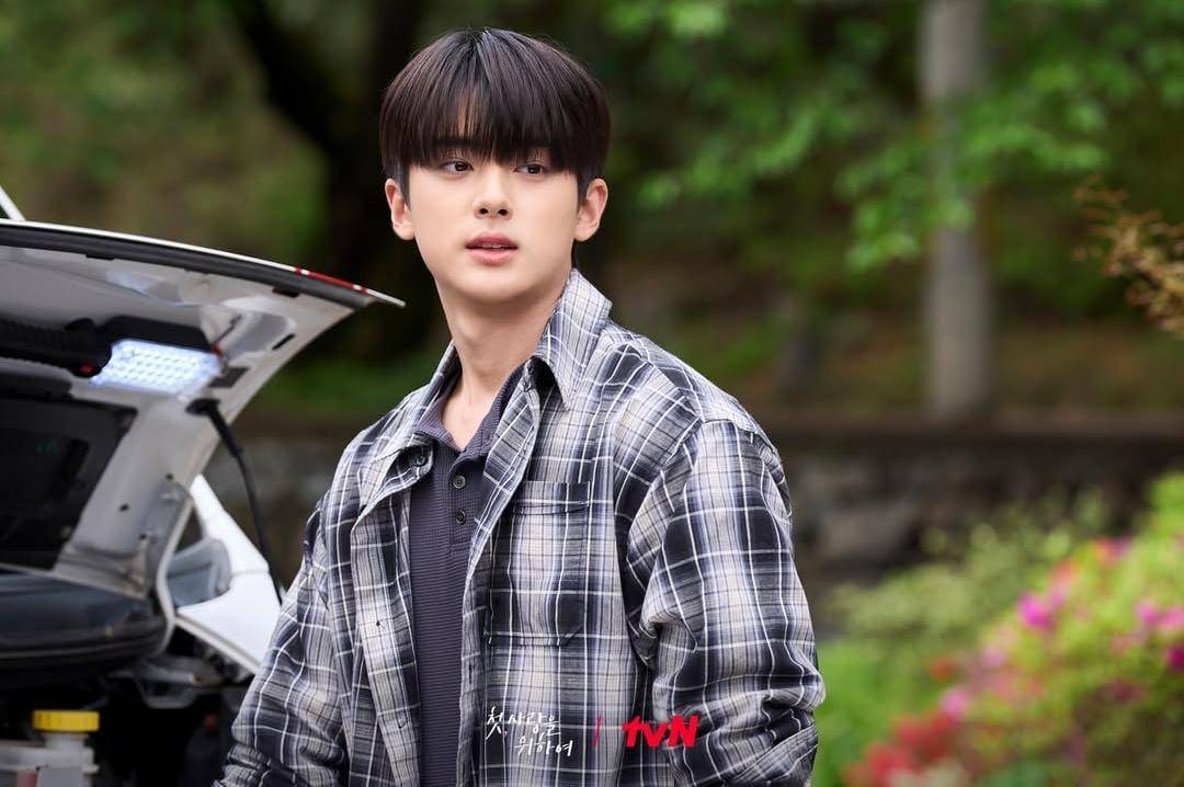 Kim Min Kyu di drama Love Take Two (instagram.com/tvn_drama)