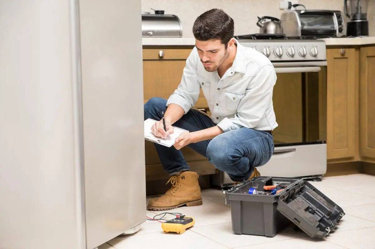 Ilustrasi Servis Elektronik (Pixabay/Fridge Experts)