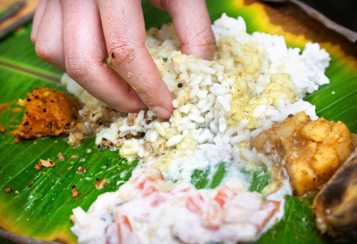 makan pakai tangan (dok. rri.co.id)