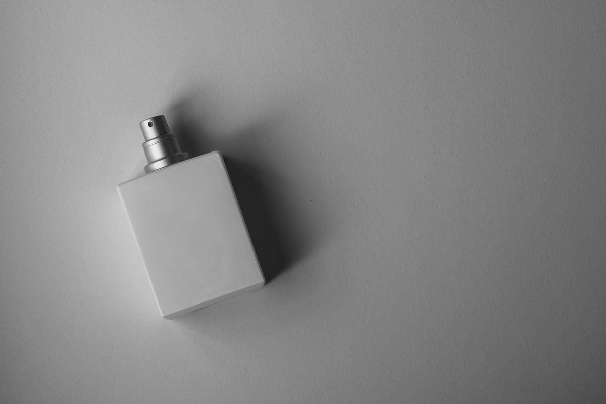 ilustrasi botol parfum (pexels.com/CastorlyStock)