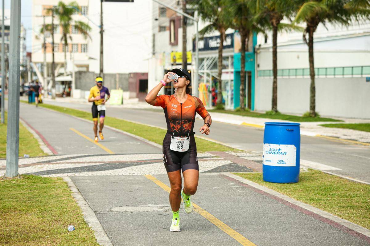 ilustrasi pelari maraton di garis finish (pexels.com/João Godoy)