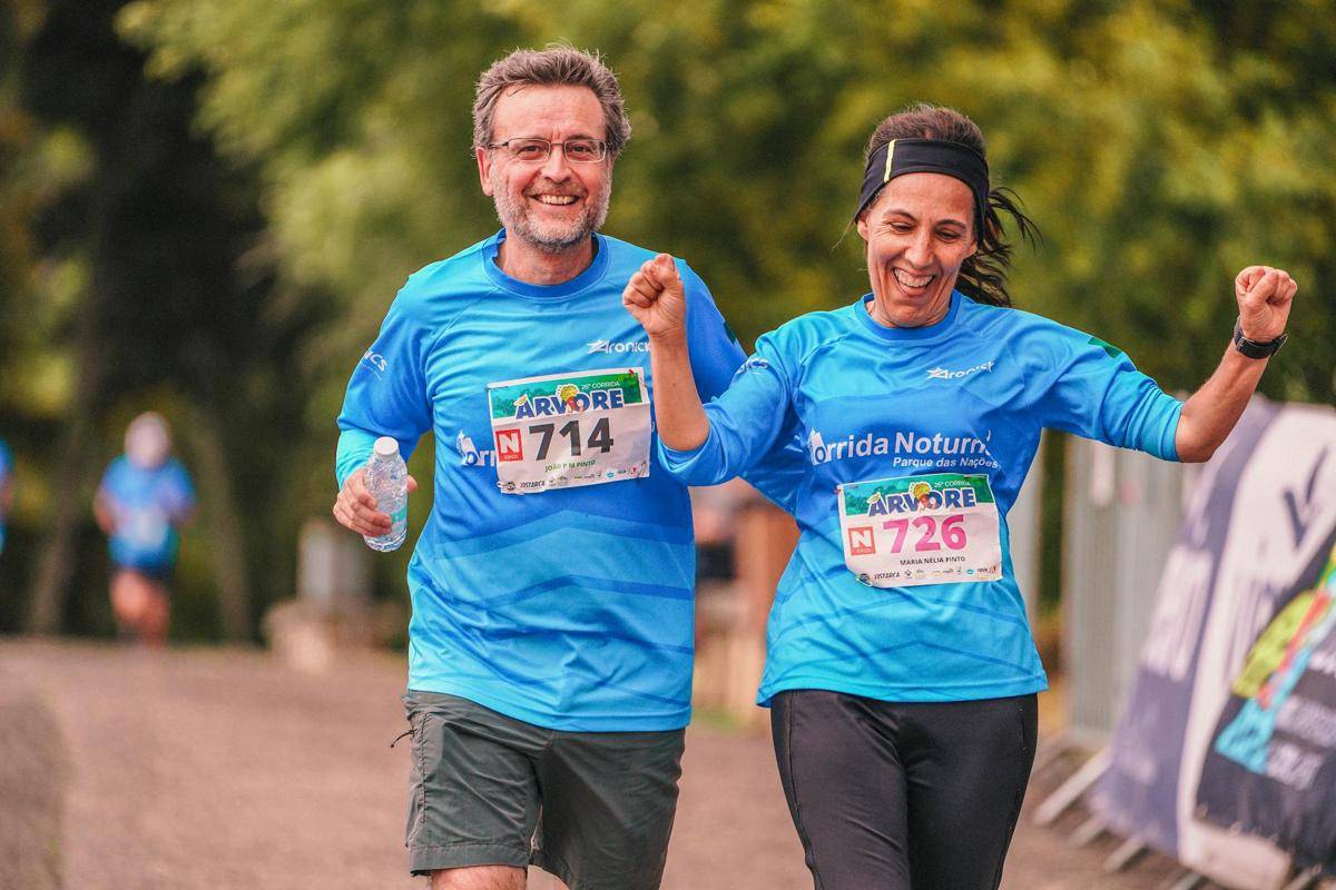 ilustrasi pelari maraton di garis finish (pexels.com/RUN 4 FFWPU)